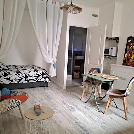 Studio Cosy Meuble, Terrasse Et Patio Pour Velo Рошвор Екстериор снимка