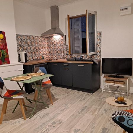 Studio Cosy Meuble, Terrasse Et Patio Pour Velo Рошвор Екстериор снимка