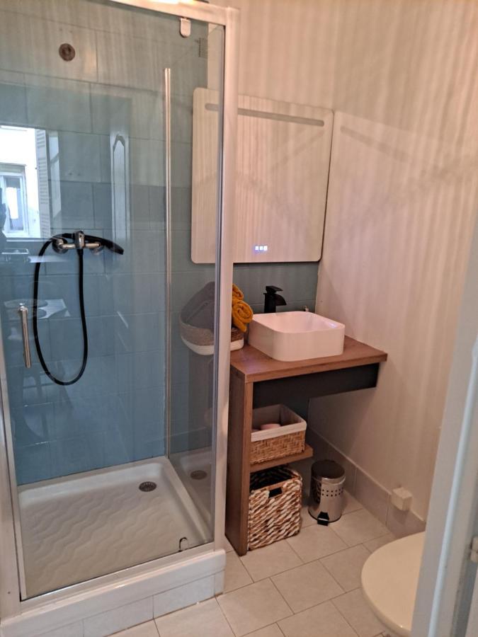 Studio Cosy Meuble, Terrasse Et Patio Pour Velo Рошвор Екстериор снимка