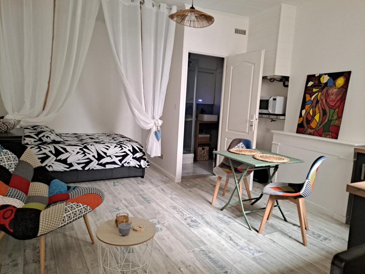 Studio Cosy Meuble, Terrasse Et Patio Pour Velo Рошвор Екстериор снимка