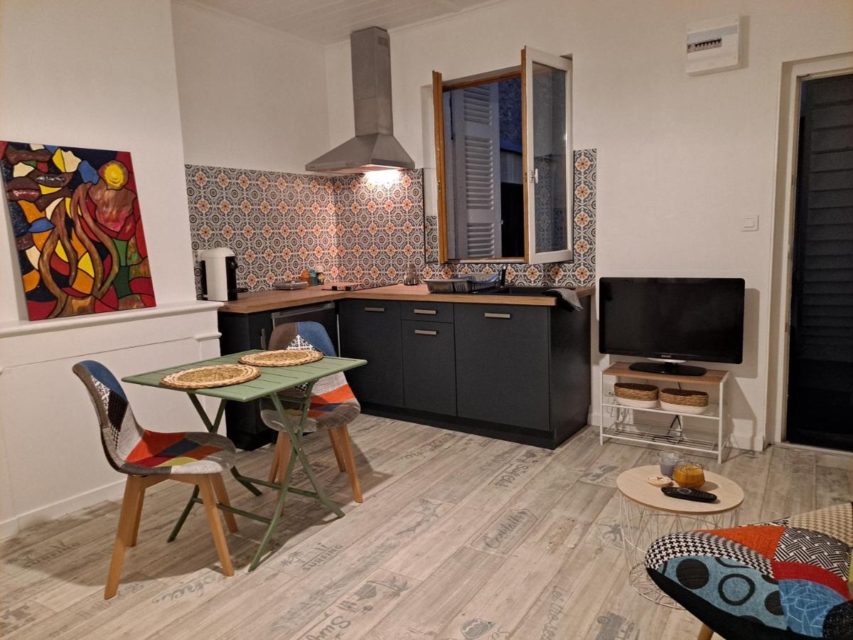 Studio Cosy Meuble, Terrasse Et Patio Pour Velo Рошвор Екстериор снимка